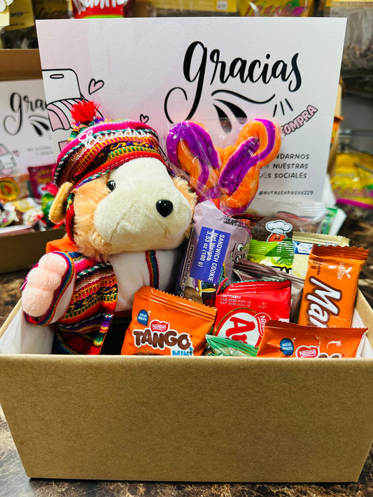 CAJA DE DULCES TRADICIONALES CON MUNECA ARTESANAL DE ECUADOR
